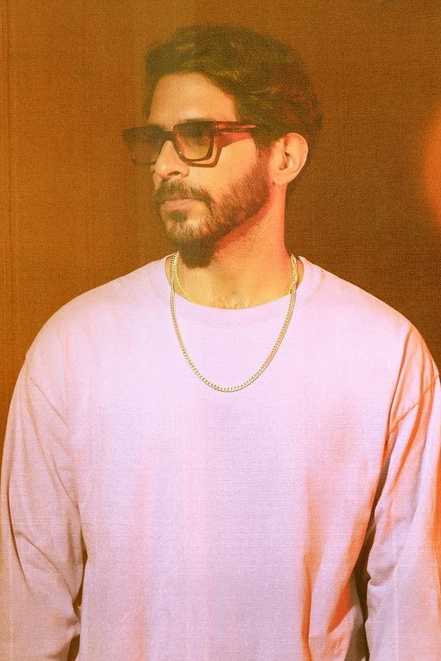 Alejandro 'Abeja' Abeijon backdrop