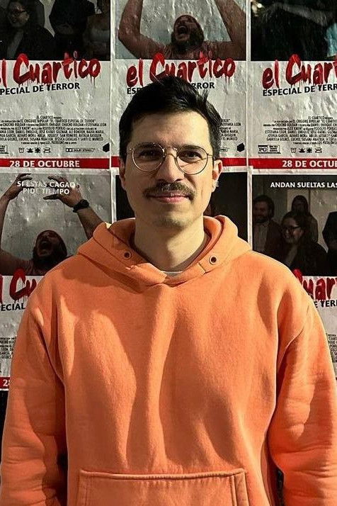 Chucho Roldán backdrop