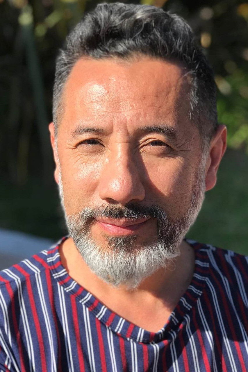 Salomón Reyes backdrop