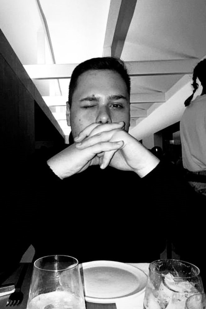 Jonas Delfim Gallucci backdrop