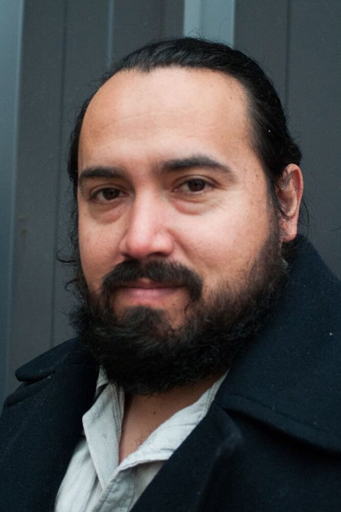 Germán Pinilla backdrop