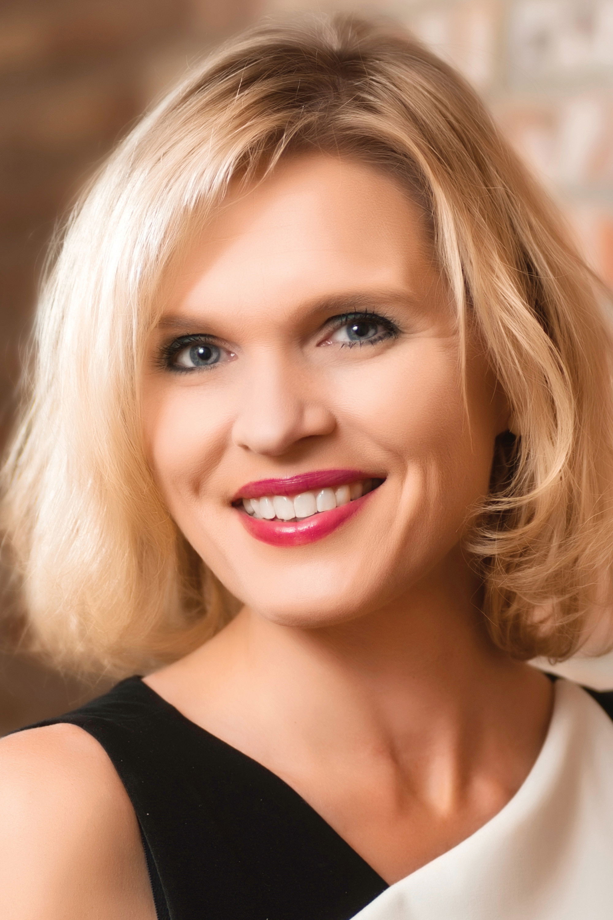 Elisabeth Lugar backdrop