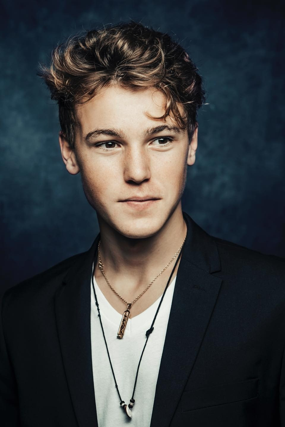 Martí Cordero backdrop