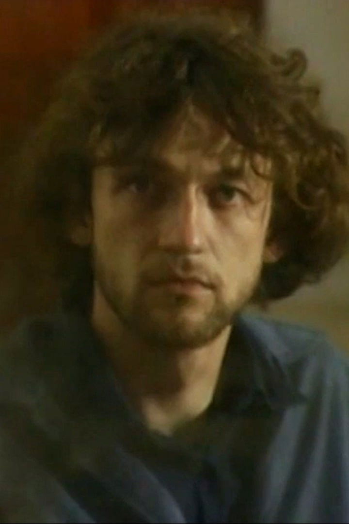 Thomas Toutain backdrop