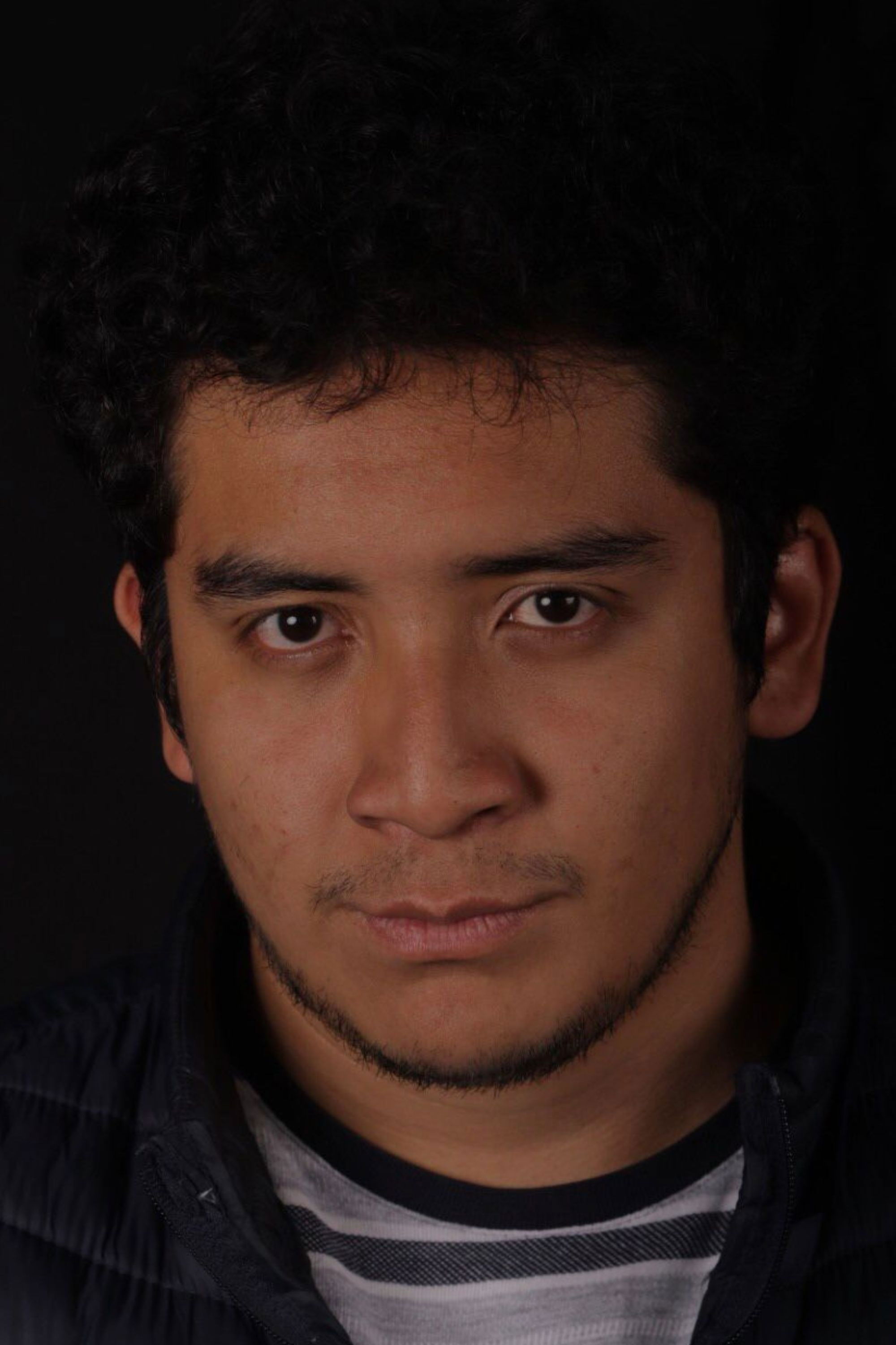 Gabriel Aliaga backdrop