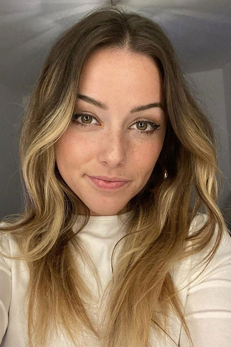 Shauna Dewit backdrop