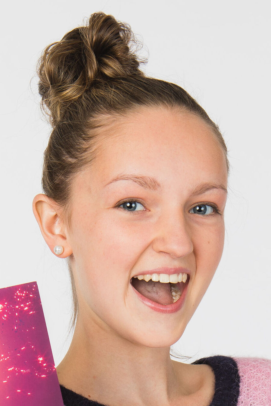 ​Emma Raveschot backdrop