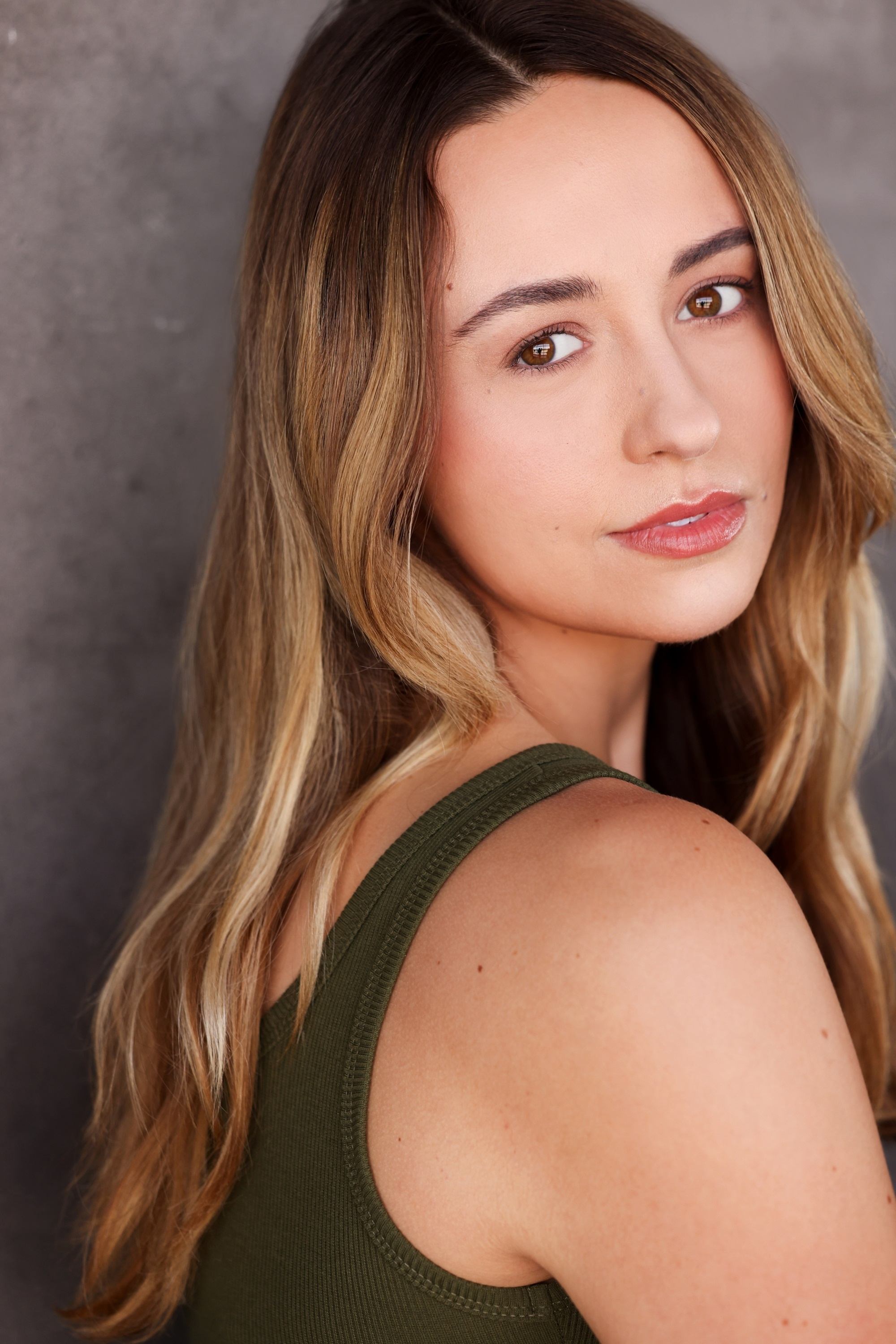 Olivia Clari Nice backdrop