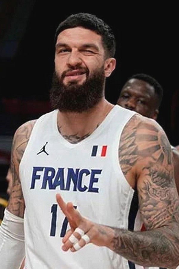 Vincent Poirier backdrop