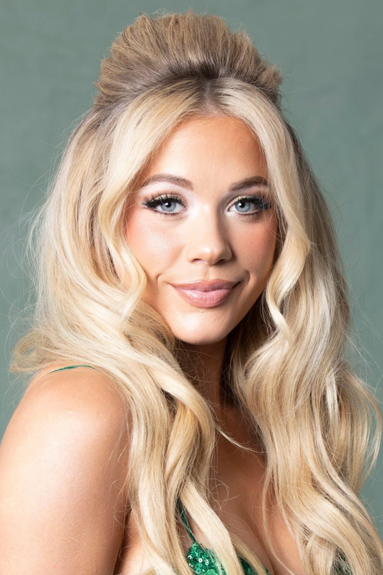 Megan Moroney backdrop