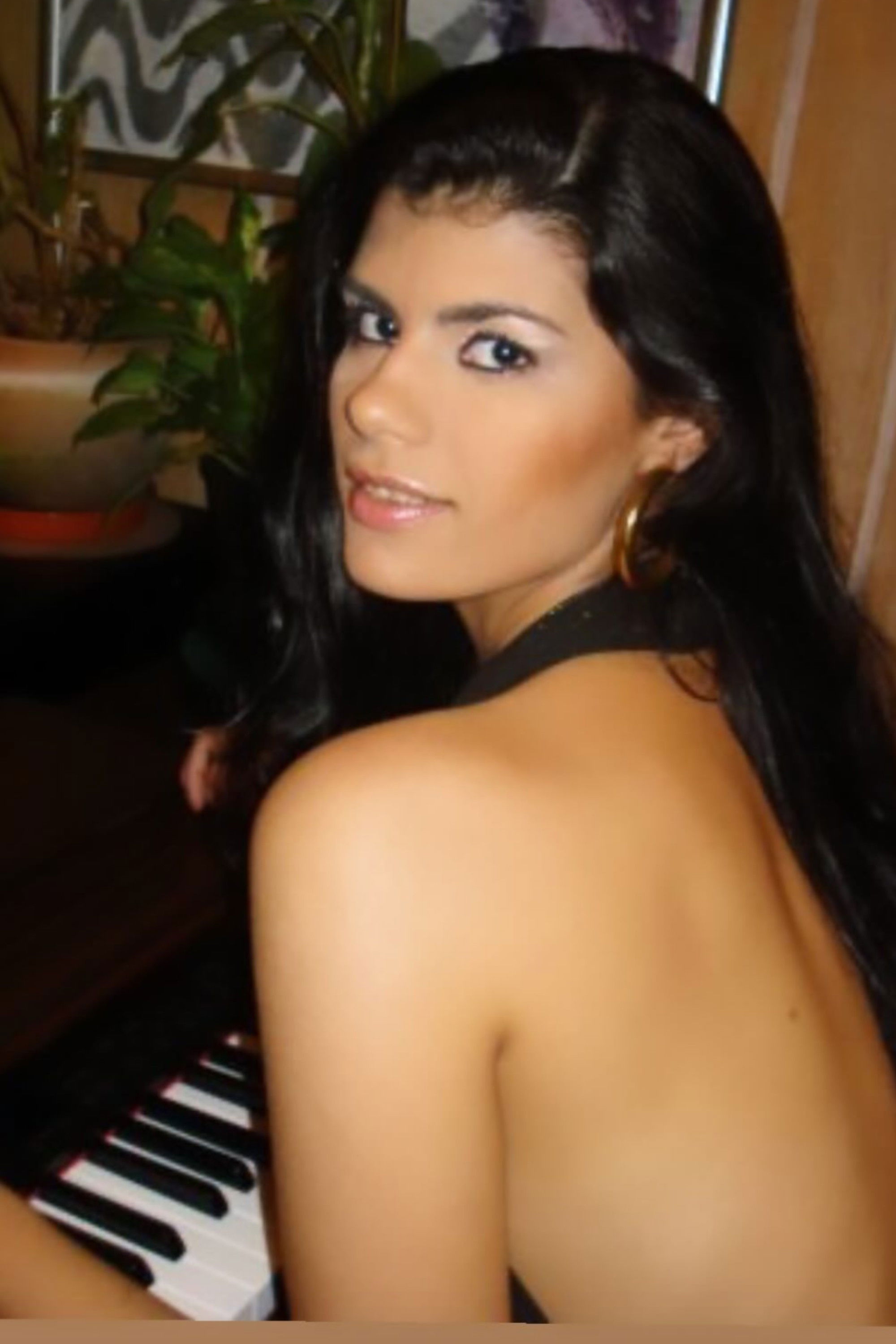 Gabriela Ruffatto backdrop