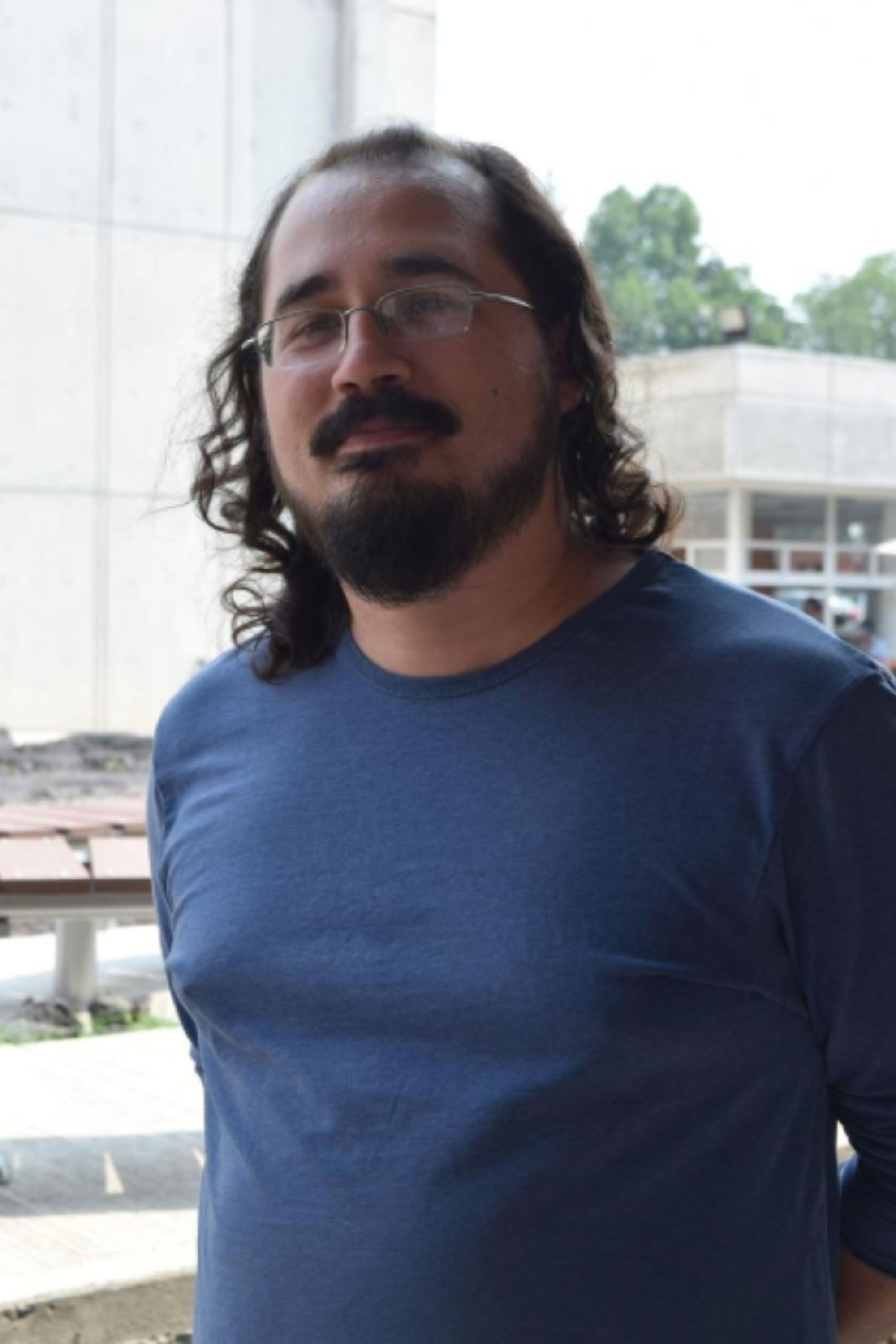 Santiago Torres backdrop