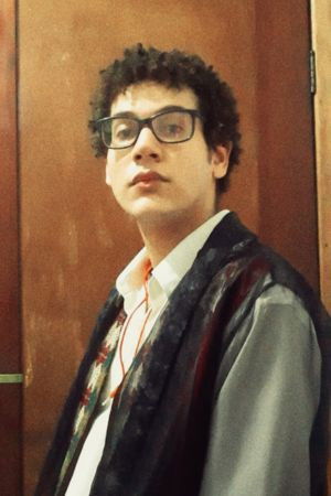 Luiz Gustavo backdrop