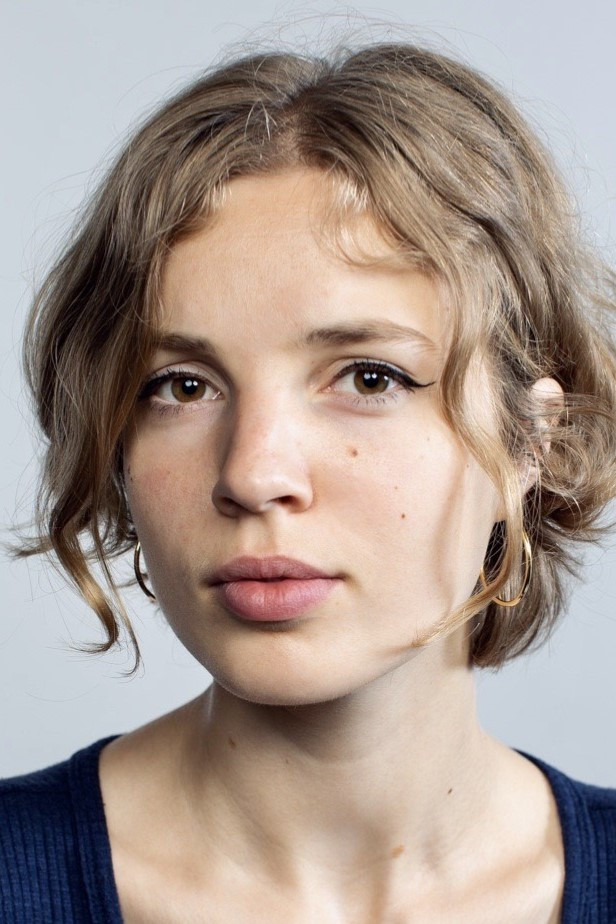 Alix Henzelin backdrop