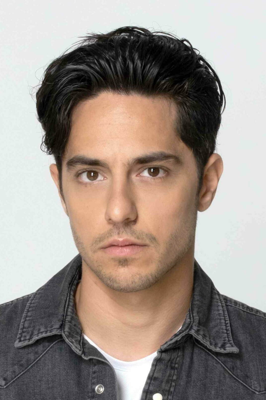 Lambros Konstanteas backdrop