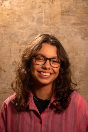 Maísa Urbano backdrop