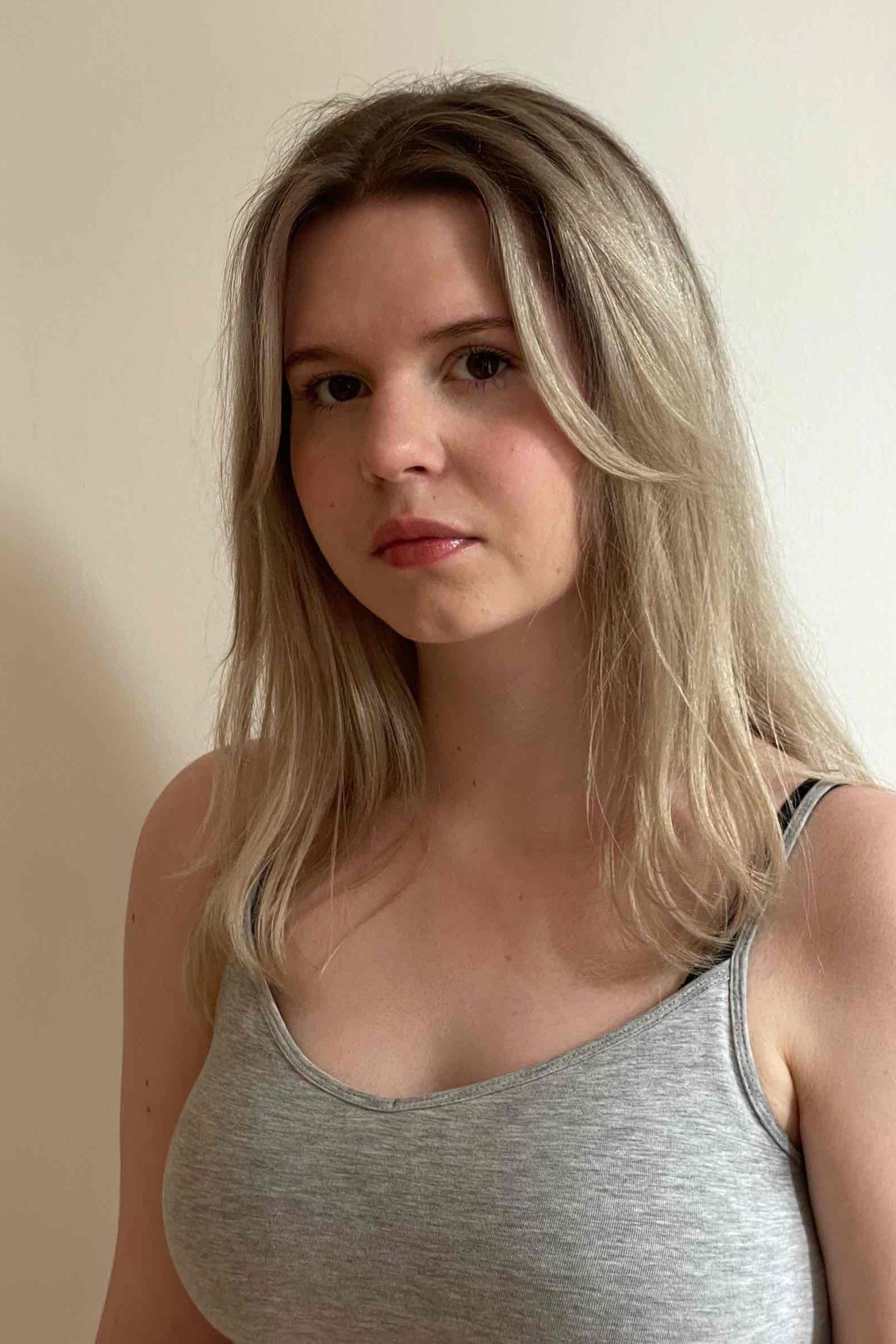 Julie Berge Westreng backdrop