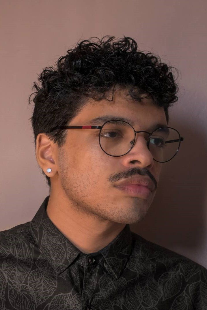 Ernesto Fernandes backdrop