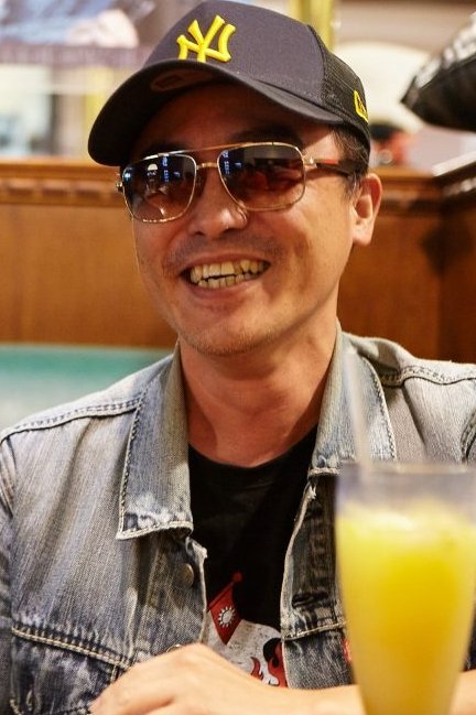 Ren-Chien Ko backdrop