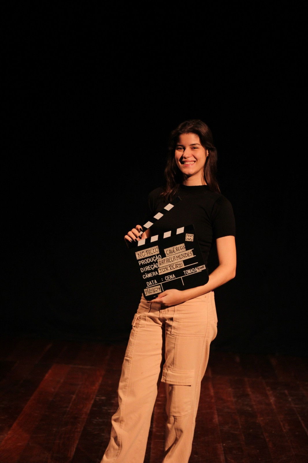 Rafaela Mendes backdrop