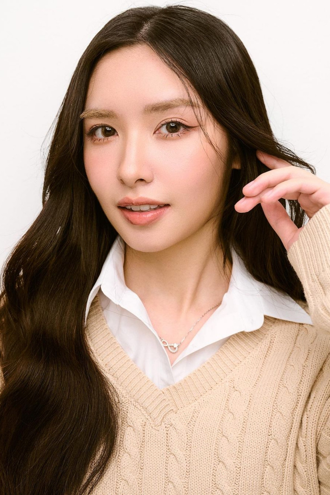 Kamollak Sangsubsin backdrop