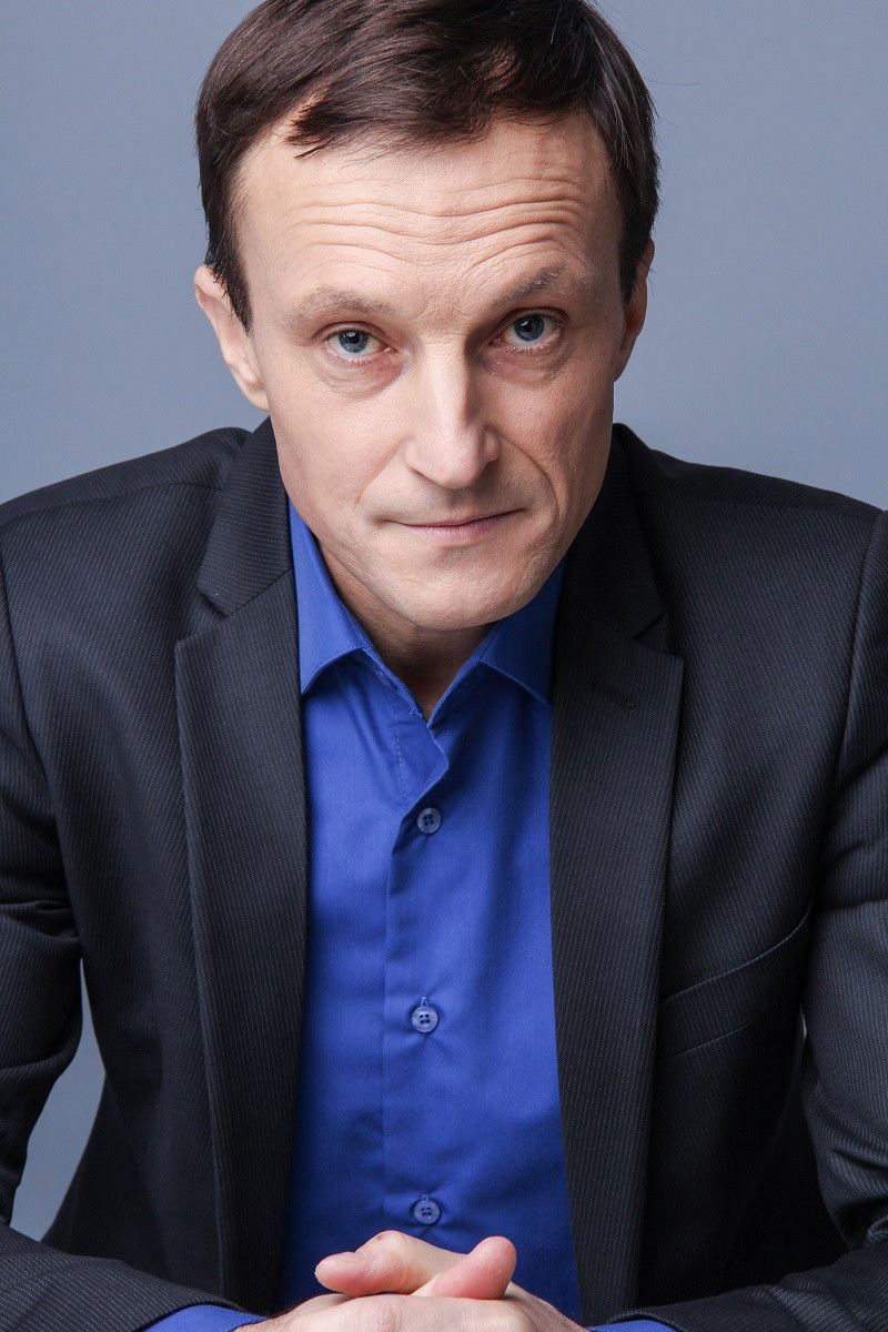 Igor Salimonov backdrop