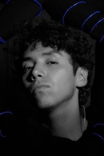 Andrés Cordaz backdrop