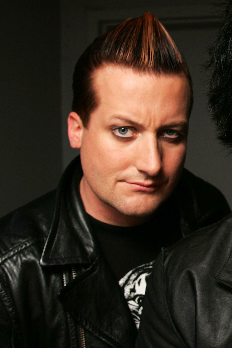 Tré Cool backdrop