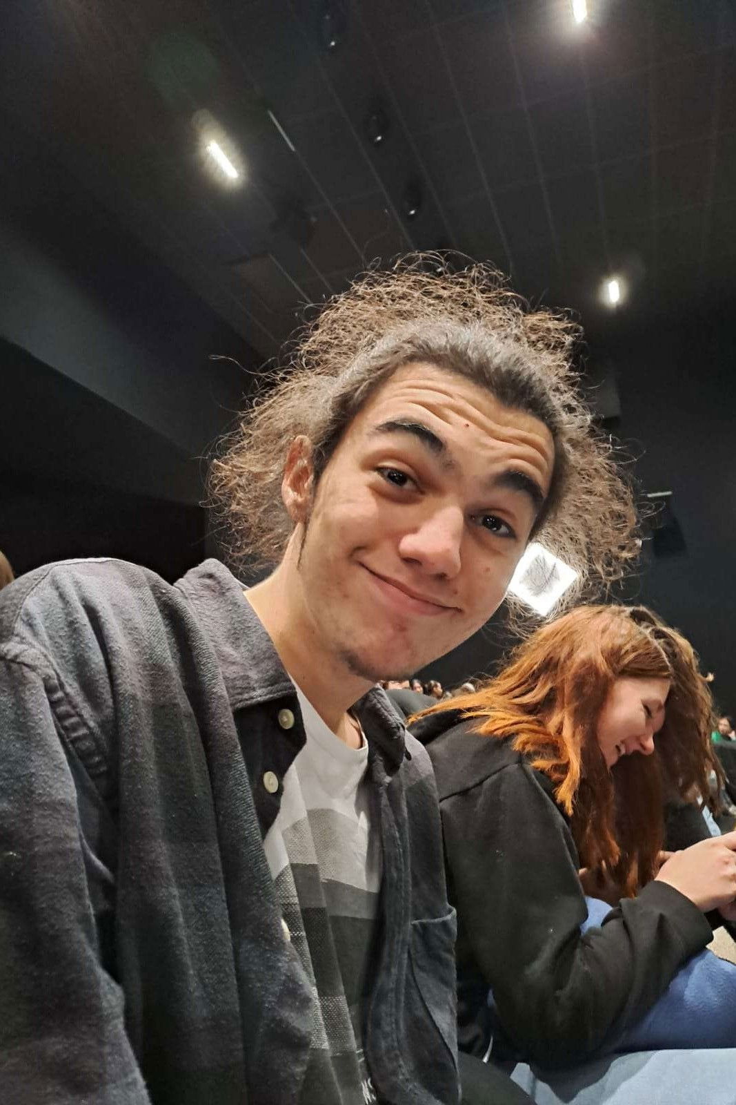 Ziane Menni backdrop