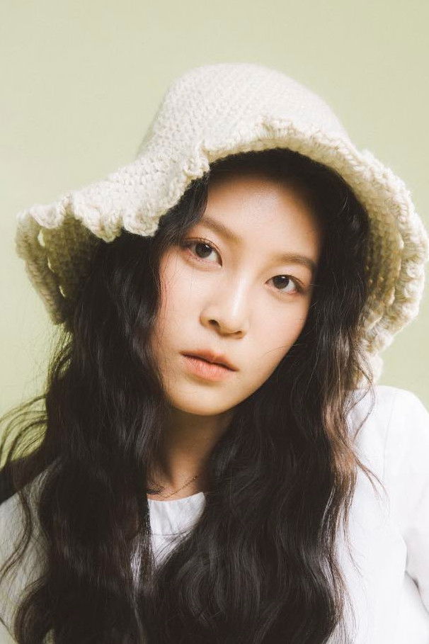 Yi-Chien Li backdrop