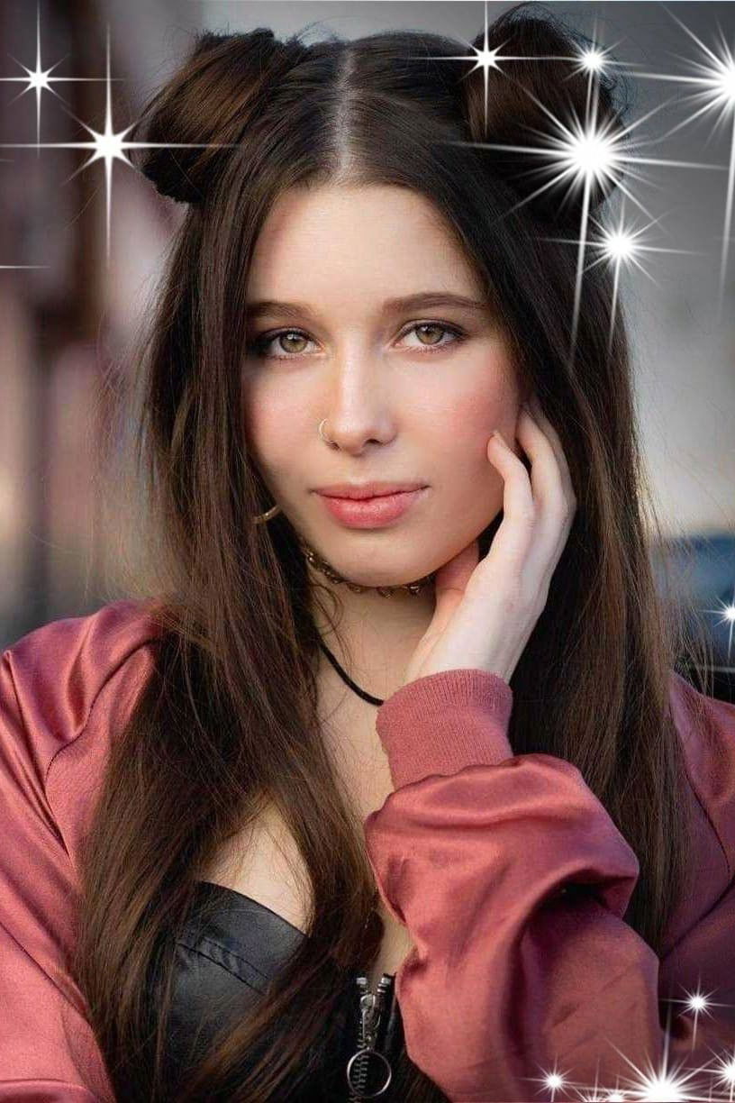 Trinity Wallin backdrop