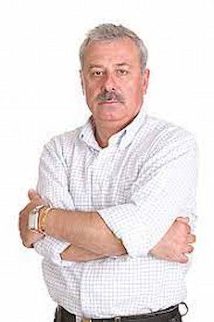 Iliya Kostov backdrop