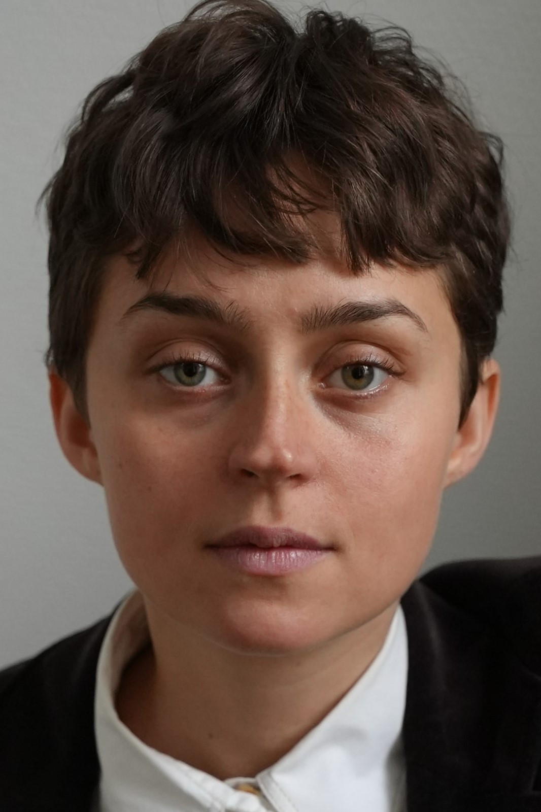 June Ellys Mach backdrop