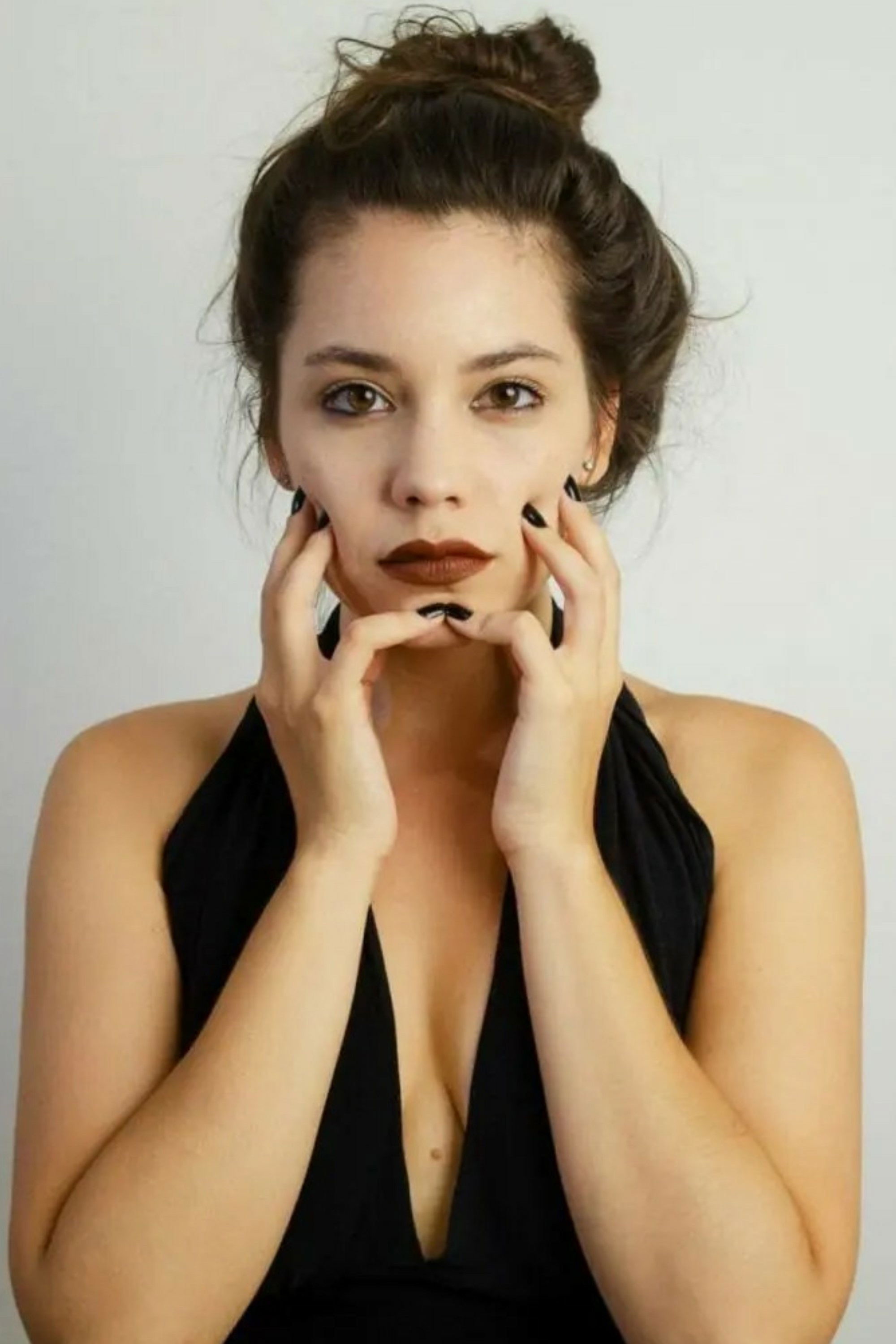 Camila Ferrazzano backdrop