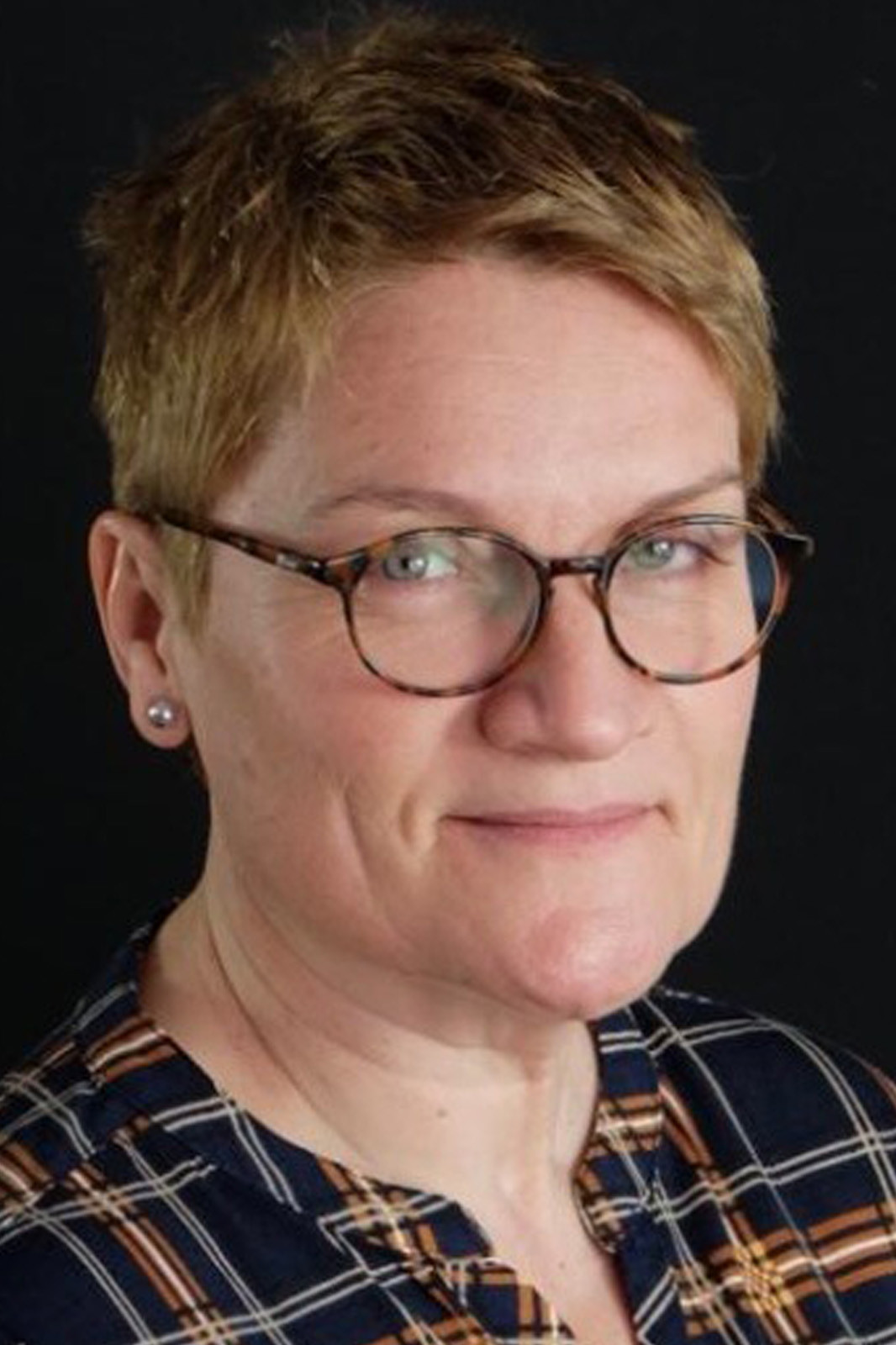 Ana Serrano backdrop