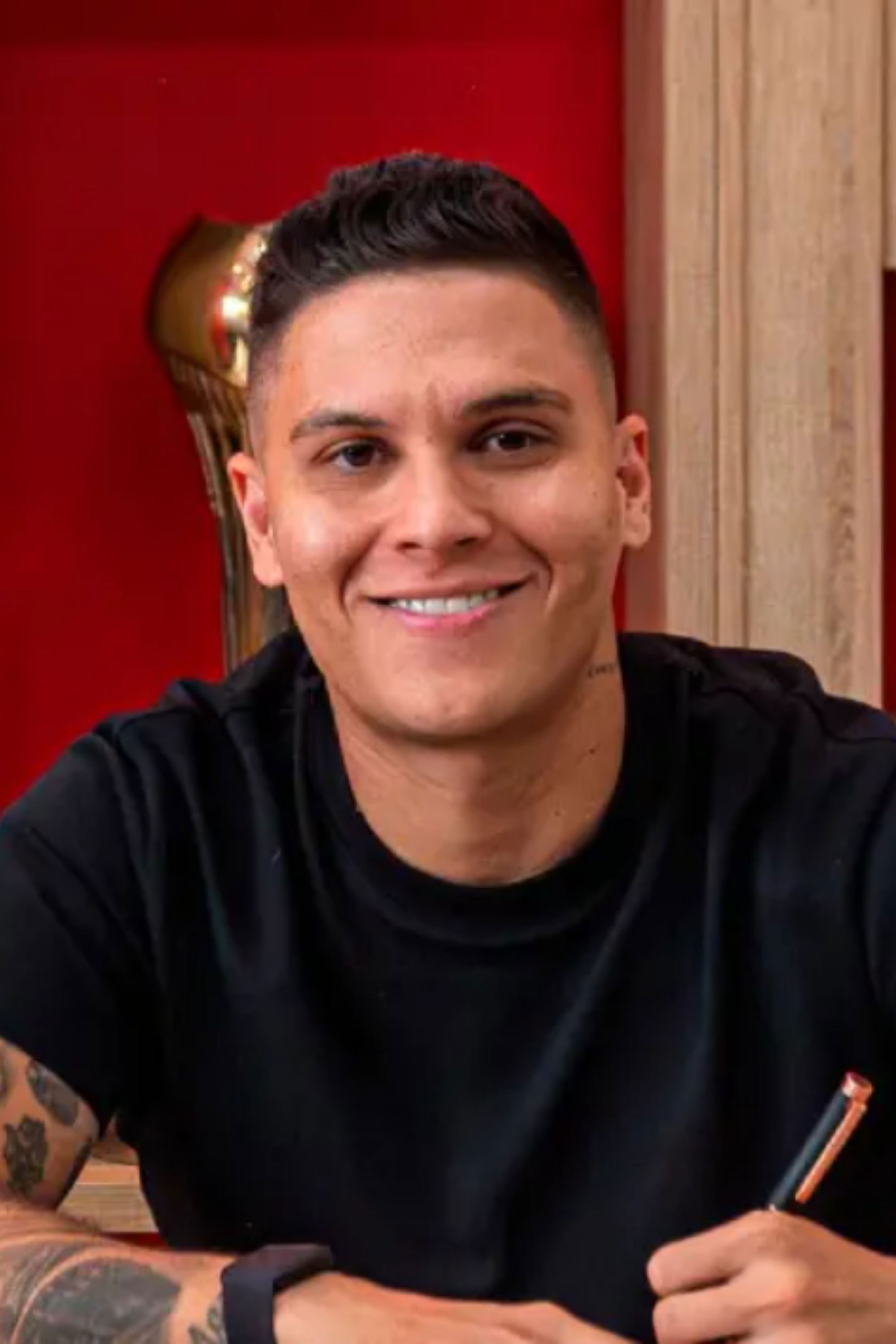 Juan Fernando Quintero backdrop