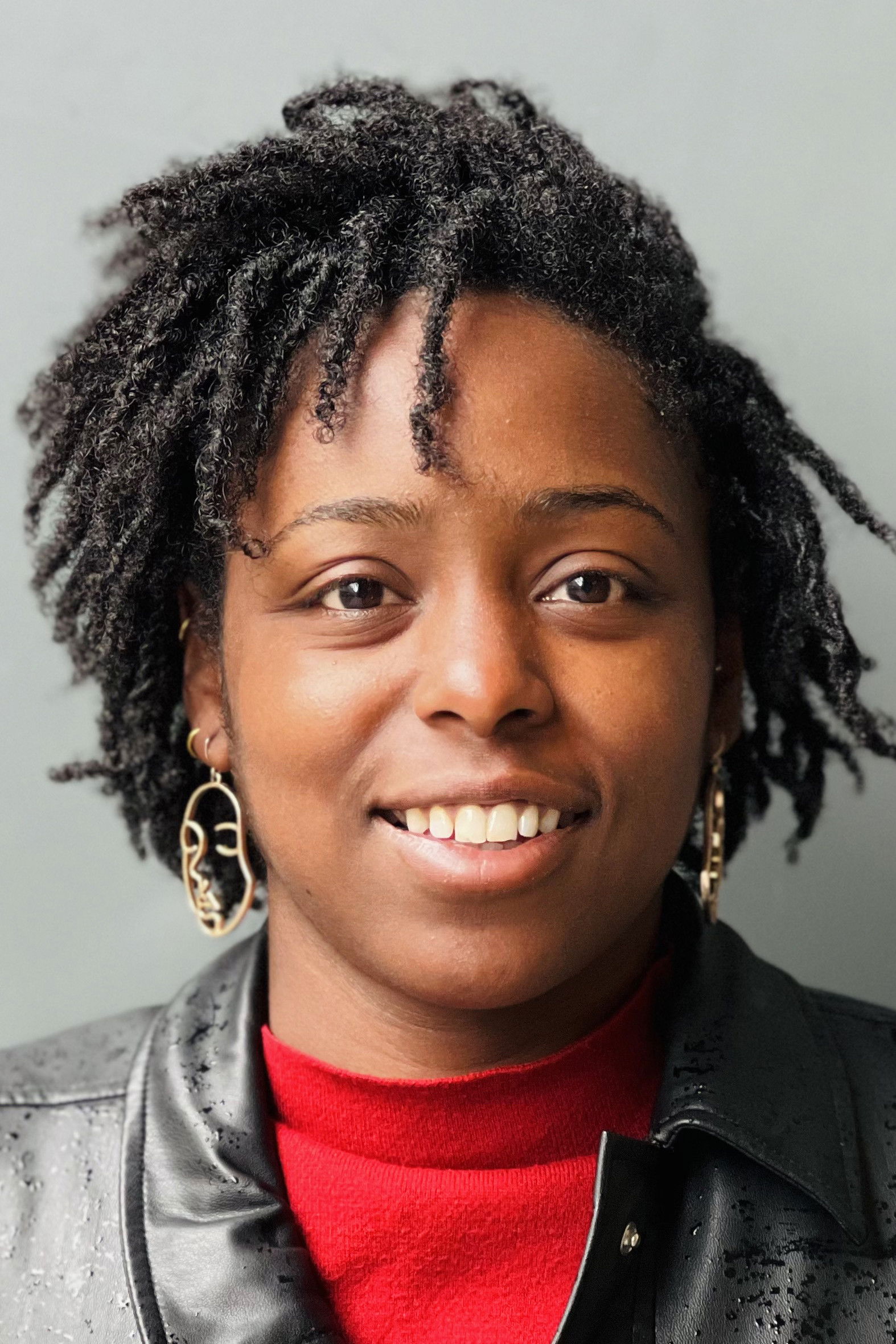 Nadège Bibo-Tansia backdrop