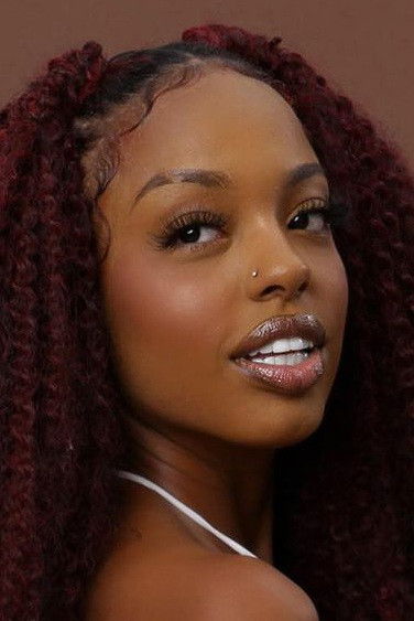 Hillary Matos backdrop