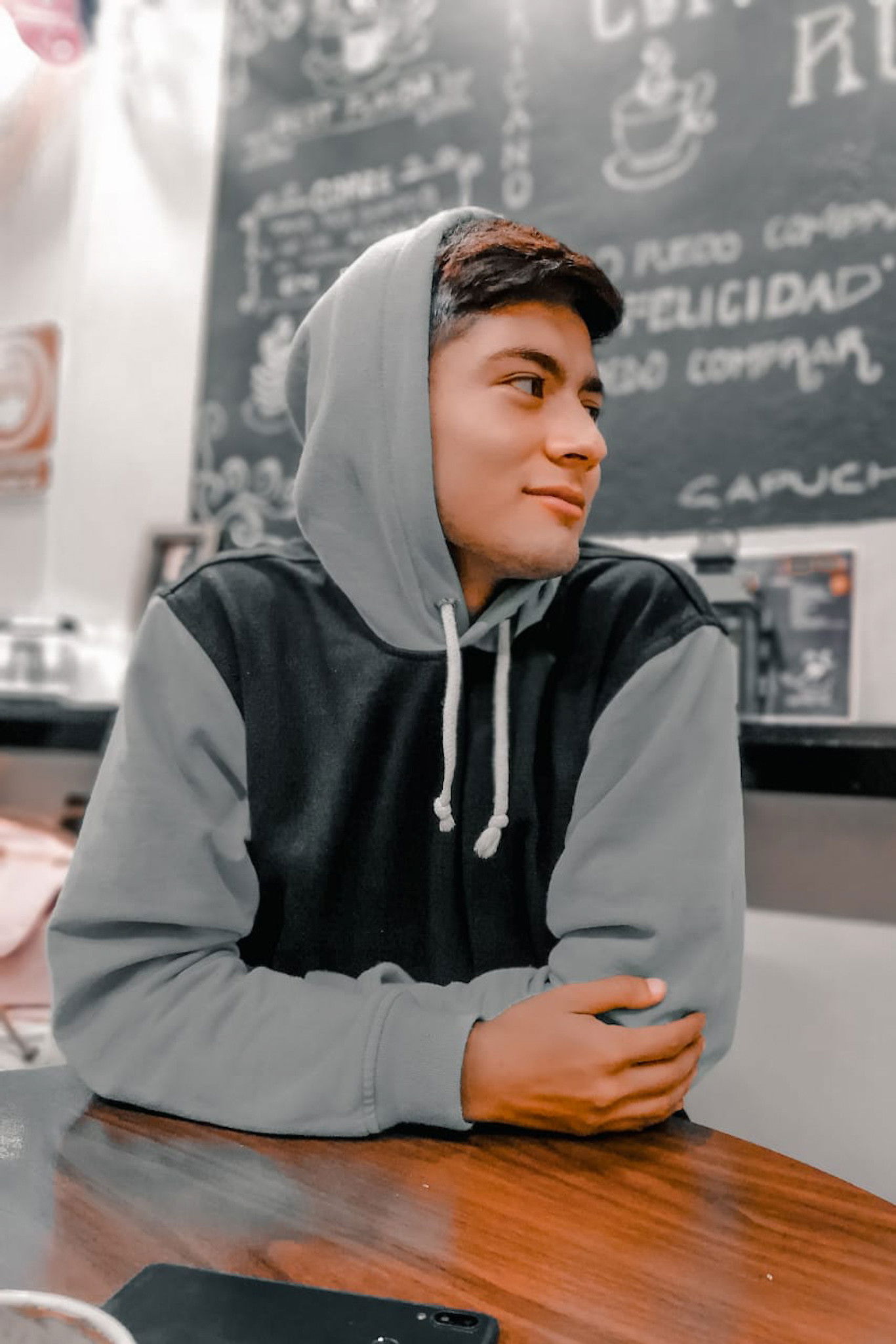 Ernesto Avilic backdrop