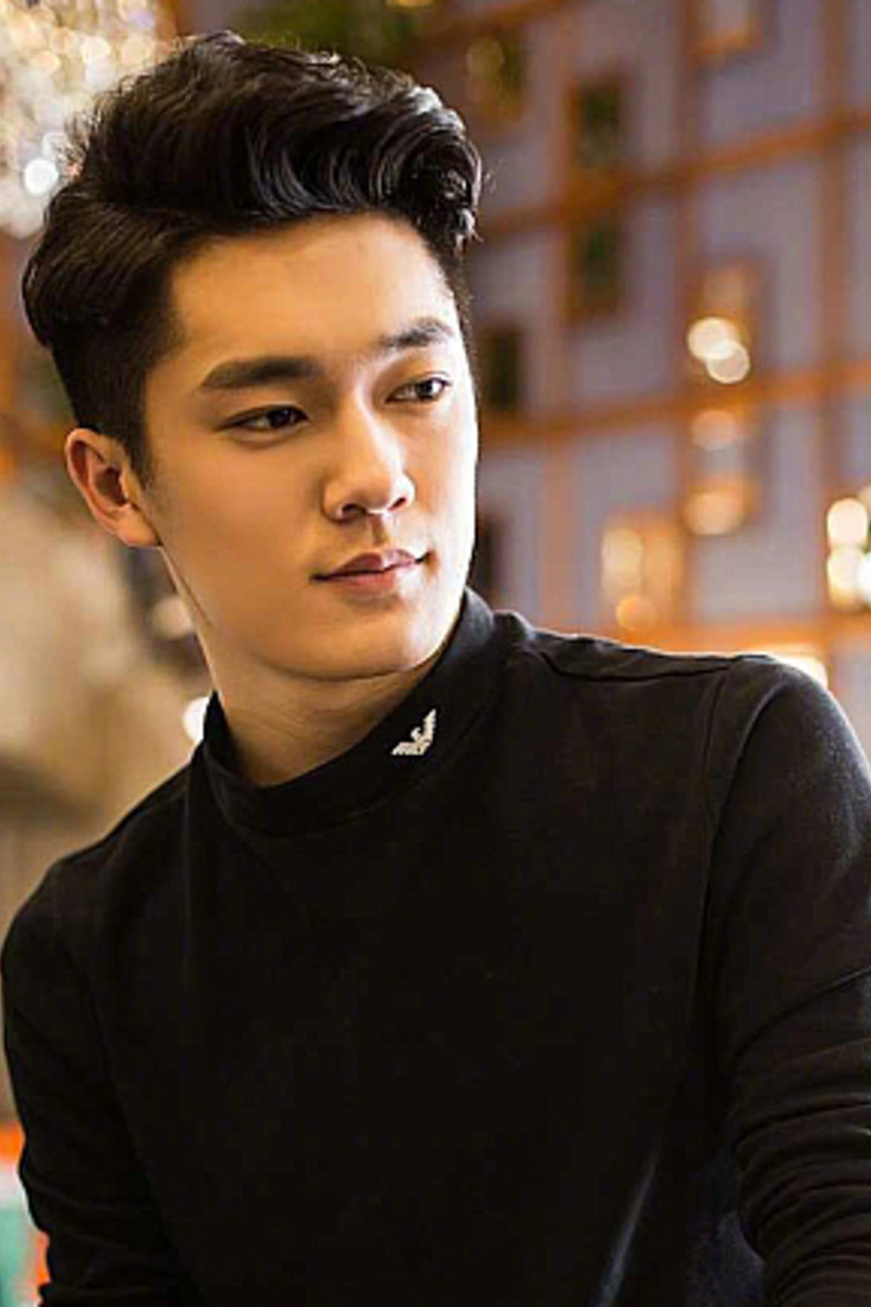 Lang Yingbo backdrop