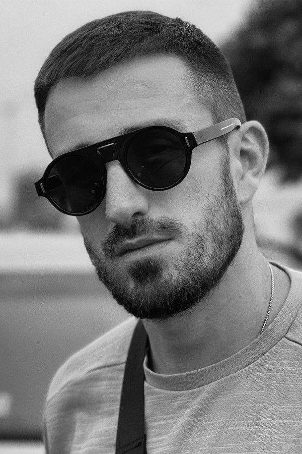 Artjoms Ramlavs backdrop