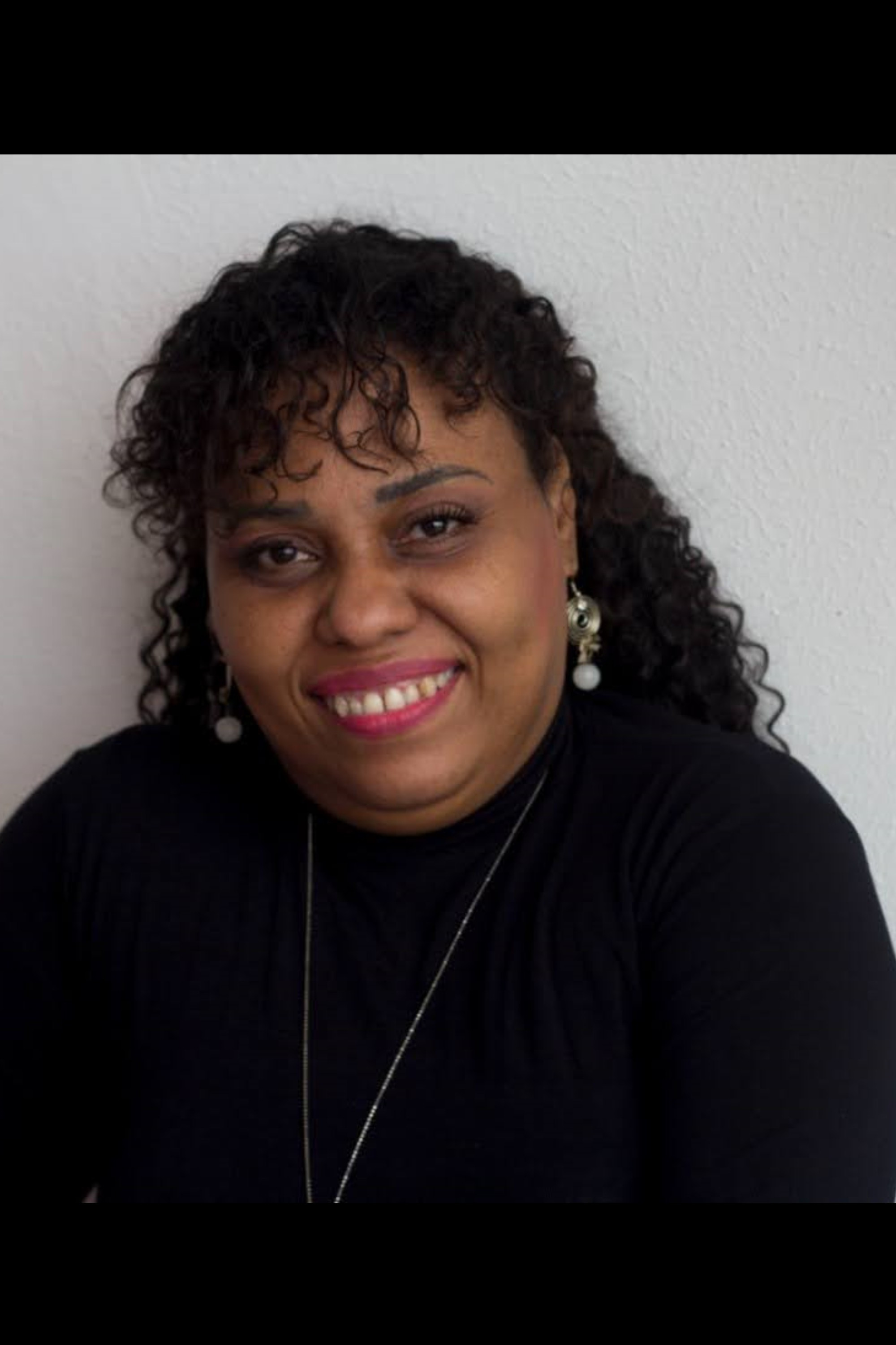 Malu Castillo backdrop