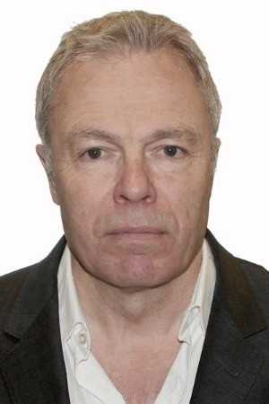 Gavin Hewitt backdrop