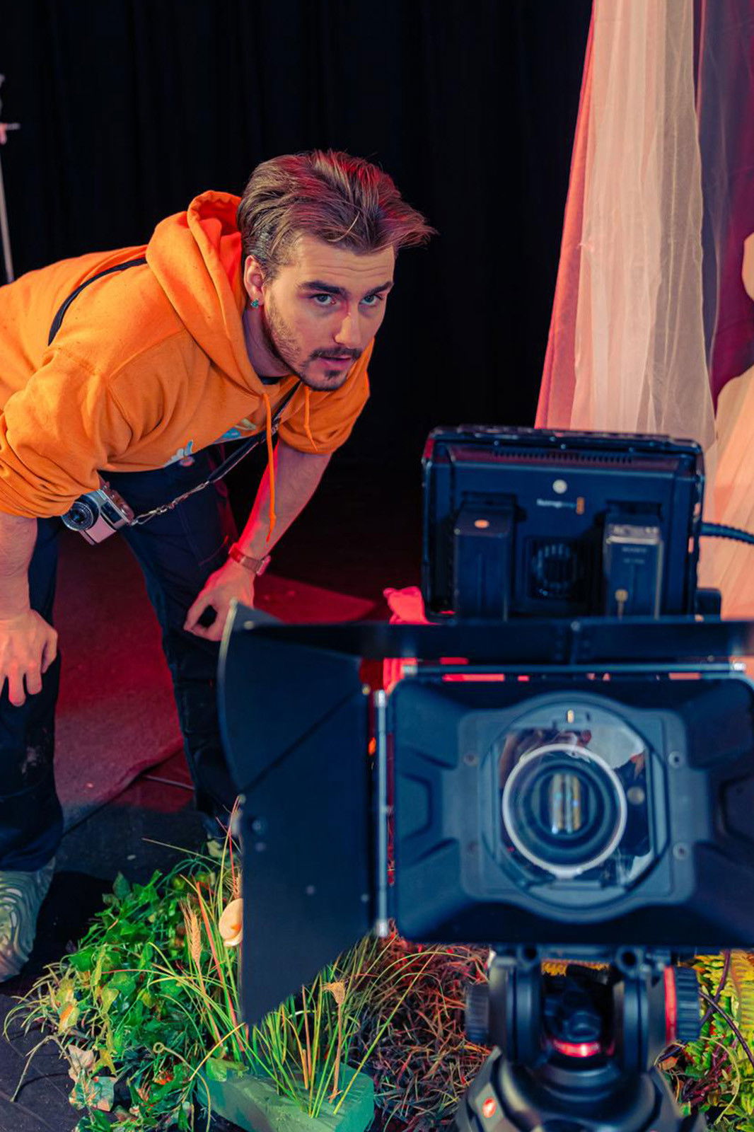 Luca Dickson backdrop