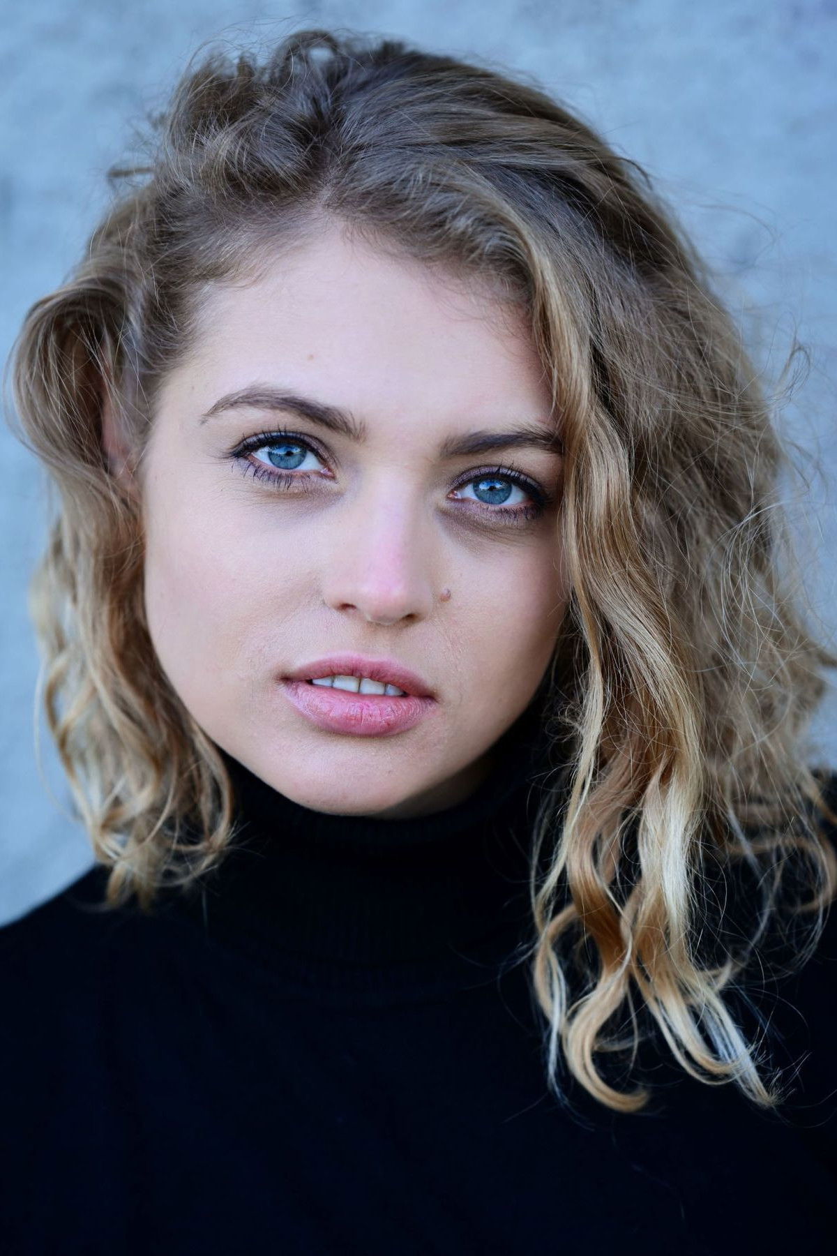 Nicola-Rabea Langrzik backdrop