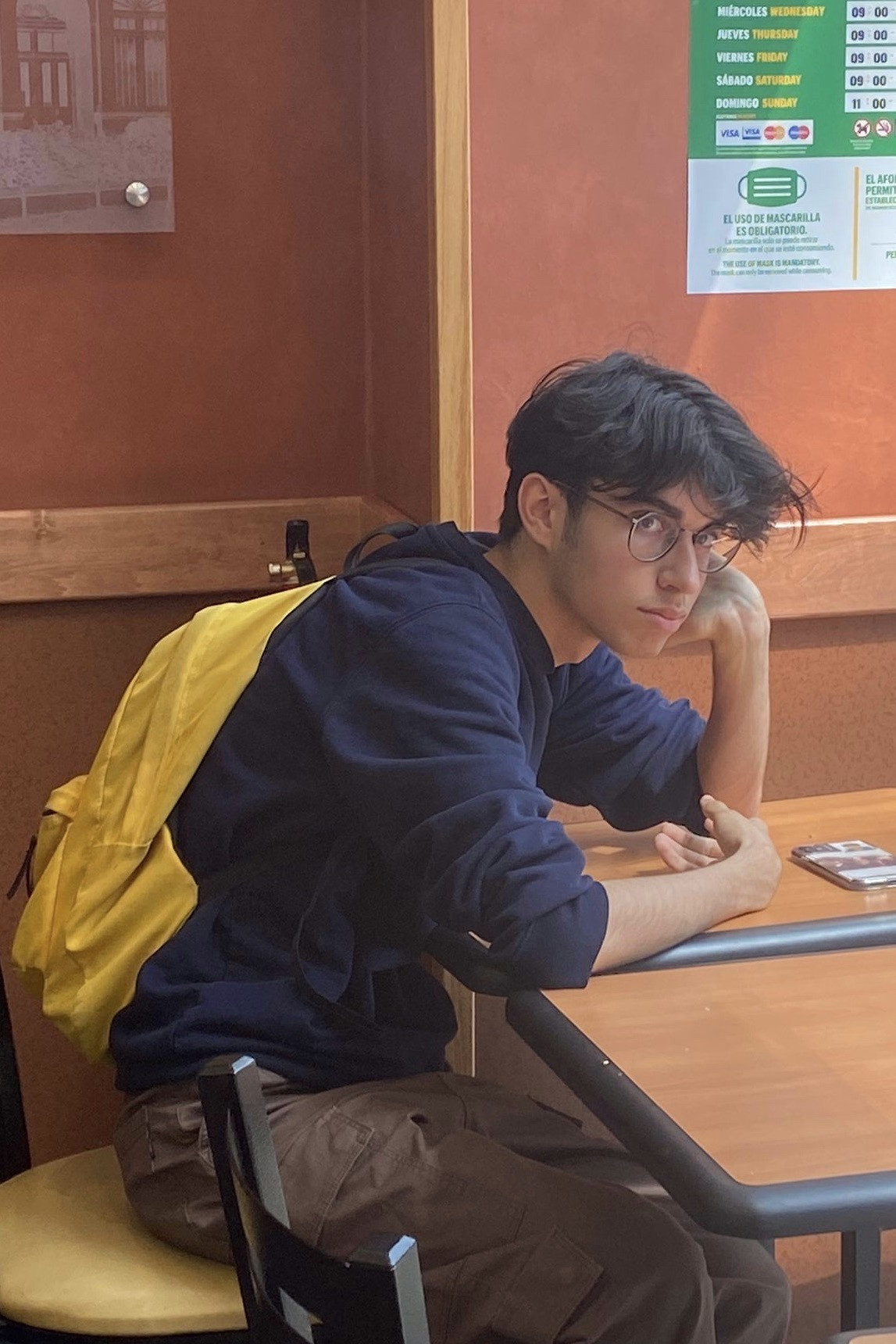 Gio Kazdikian backdrop