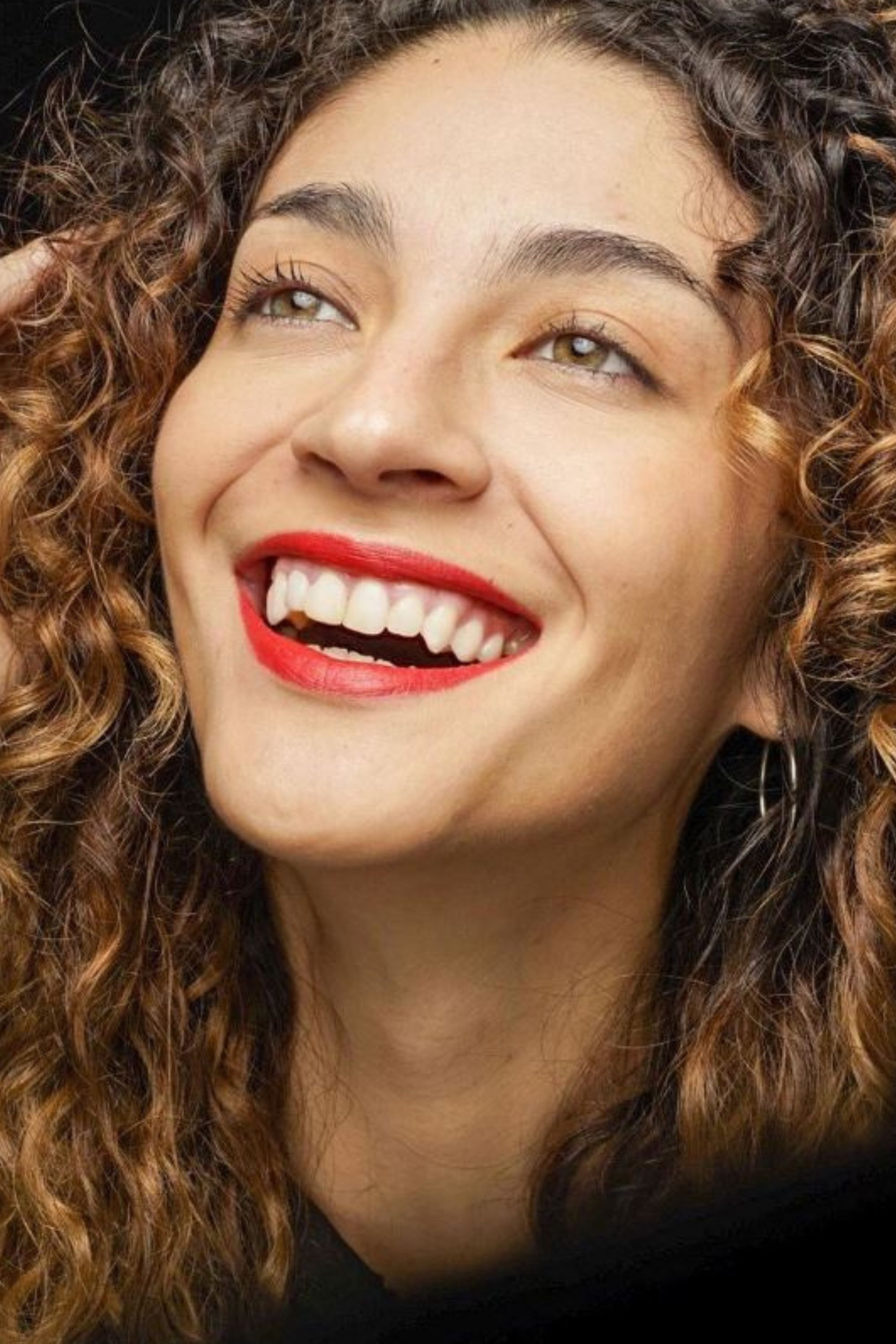 Gimena Navarro backdrop