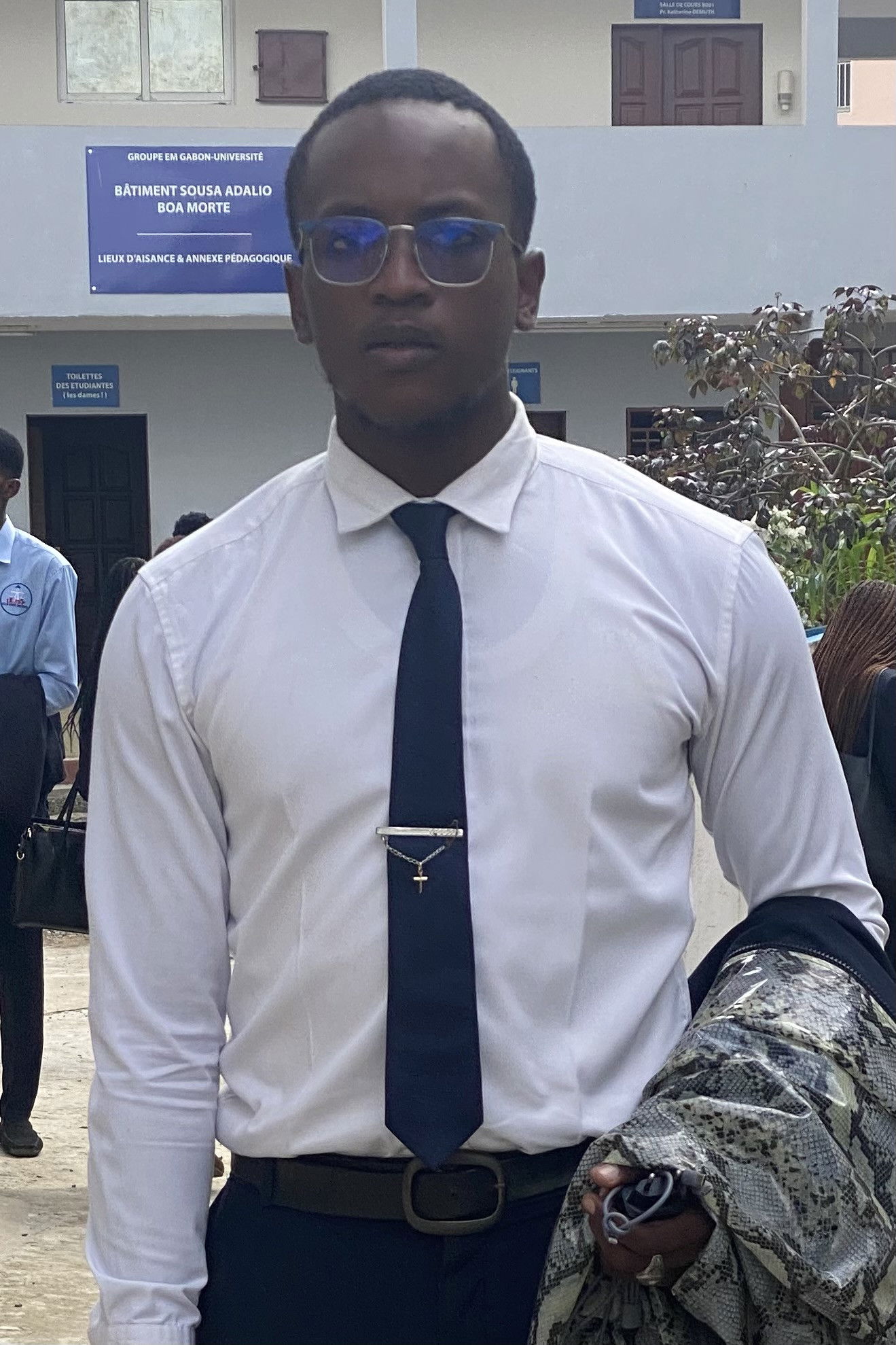 ASSOUMOU NGOUA Cadryl backdrop