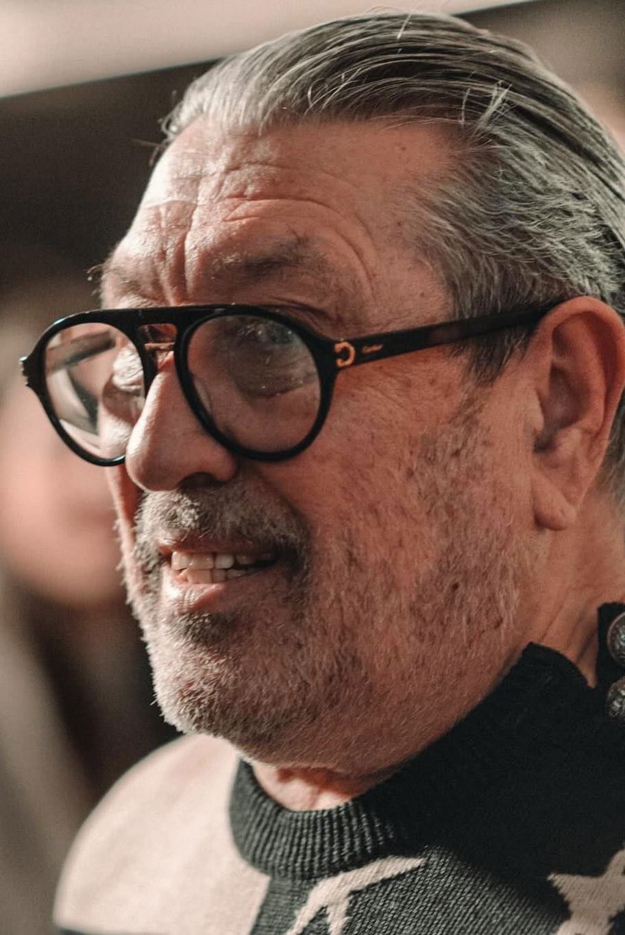 Serghei Niculescu-Mizil backdrop