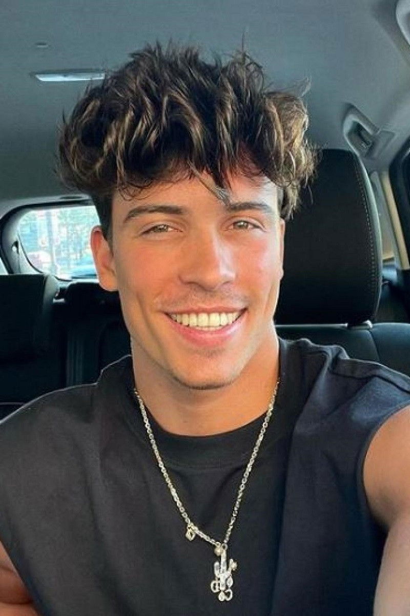 Tim Schäcker backdrop